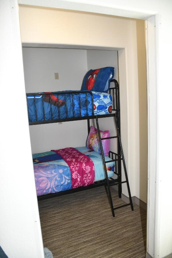 Holiday Inn Express Hotel & Suites Evanston By Ihg Eksteriør bilde